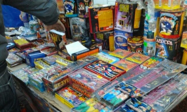  Львовянам два месяца не будут продавать петарды