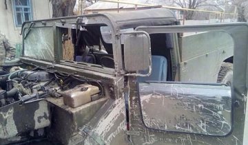 Мобильную группу на Hummer обстреляли: трое бойцов ранены (фото)