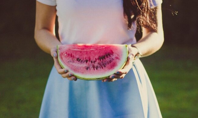 Експерти розкрили страшну правду про кавуни, приховують смертельну небезпеку: як поласувати та вижити