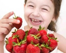 Заборонена полуничка: кому варто уникати солодких ягід