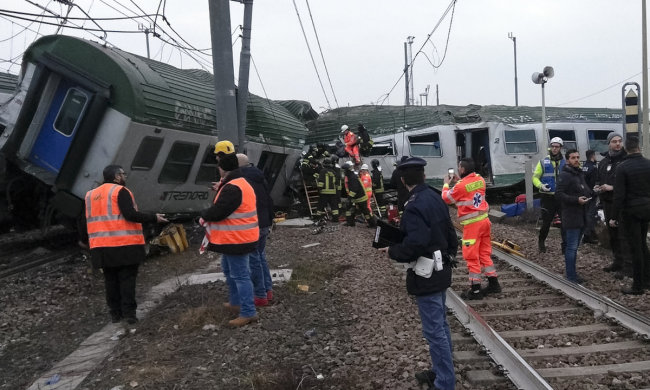 Потяг з нафтою злетів з рейок і перекинувся: країні загрожує екологічна катастрофа