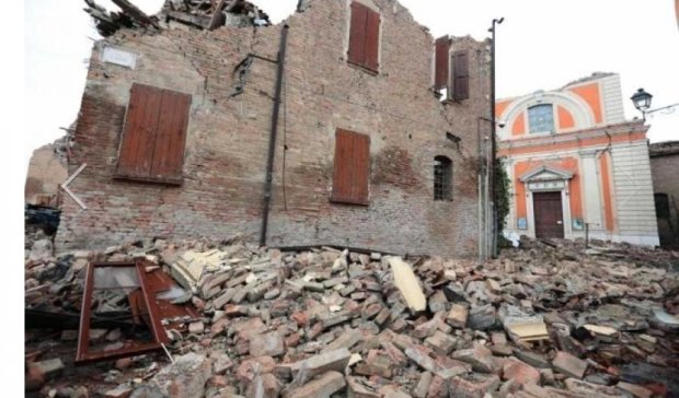 Мощное землетрясение содрогнуло Италию (ФОТО)