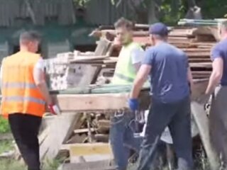 Суспільні роботи для безробітних. Фото: скриншот з відео