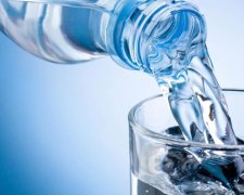 Експерти розповіли, як правильно пити воду під час дієти