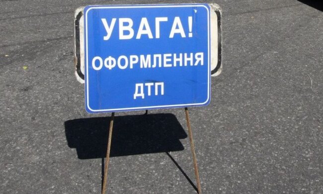 Грузовик Volvo с полуприцепом на месте ДТП на Волыни