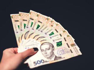 Мінімальна та максимальна пенсія у серпні 2026: гроші в руках пенсіонера