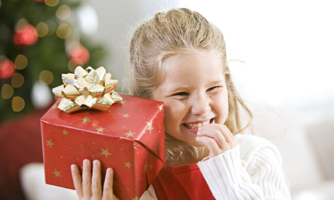 Привітання з днем Миколая: листівки та смс-привітання для рідних