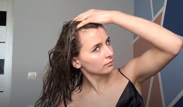 Уход за волосами. Фото: кадр с видео
