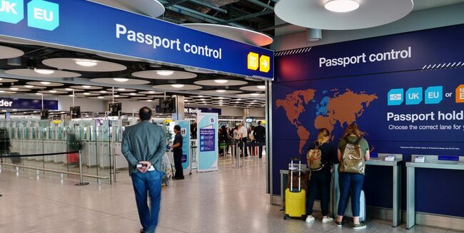 Вместо одного полуострова - пять: украинцы получили свободный доступ на райский курорт