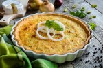 Луковый пирог с сыром: как разнообразить классику с минимумом усилий