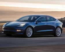 Продажи Tesla Model 3 провалились
