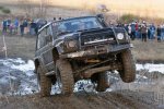 Возле "Арены Львов" устроили гонки на джипах (фото)