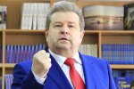 Михаил Поплавский променял студенток на сарай с коровами: "тусил" все выходные