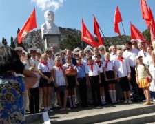 Криваві пілотки з минулого атакували Крим: фото