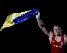 Олександр Усік переміг росіянина