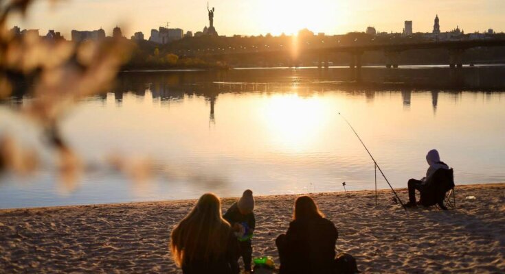 Украинцы, рыбалка, фото из тг-канала "Де відпочити Київ?🌸"