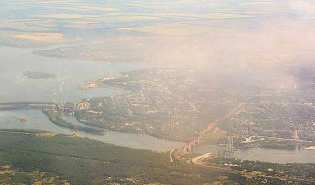 Запорожье накрыл коричневый смог из-за предприятий Ахметова (фото)