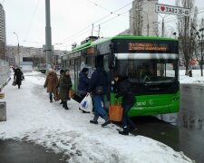 Харьковчанка сбилась с ног в поисках дочери, украл бывший муж: полиция разводит руками