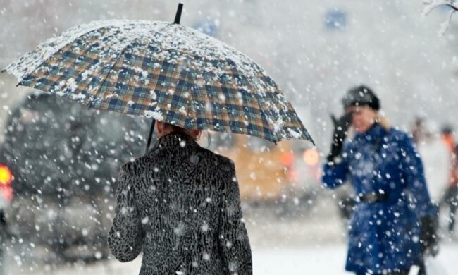 Україну накриють дощі та сніг