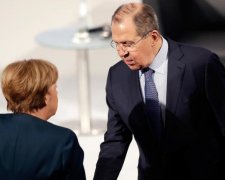 Меркель з Лавровим обговорили Україну: що відомо