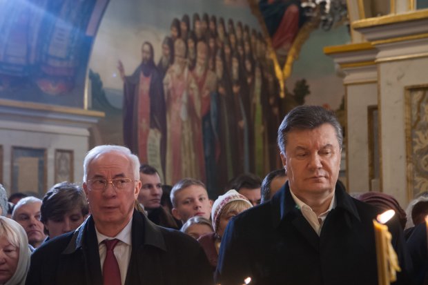 Аварія та інфаркт: в мережі показали кінець історії Януковича