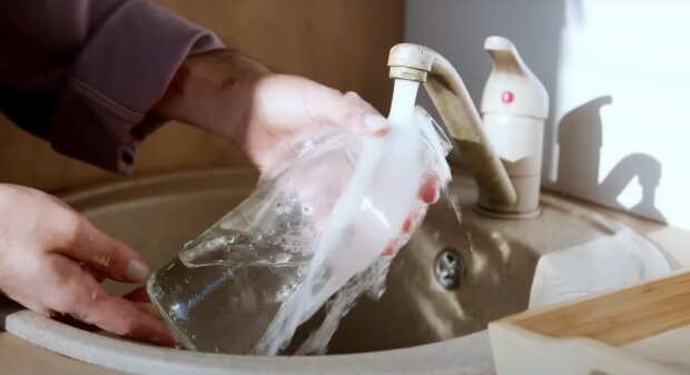 Використання мийки, скріншот: Youtube