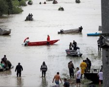 Главное за ночь: катастрофа в Хьюстоне и теракты в России