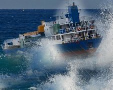 Герои Арсенала: водолазы показали кадры затонувшего корабля