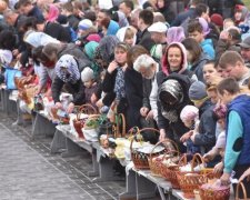 Это нужно знать: древняя история пасхального приветствия и значение "святых поцелуев"