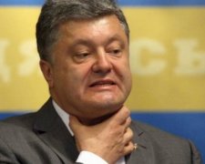 Порошенко доручив припинити транспортне сполучення з Кримом