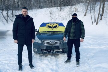 Мобільність, що рятує життя: Євгеній Медведовський розповів про передачу спецпризначенцям ГУР нового позашляховика