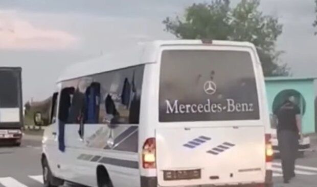 Обстріл автобуса під Харковом, скріншот з відео