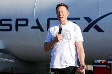 Маск відправить у космос суперважку ракету