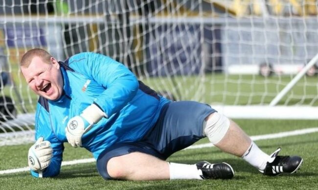 125-кілограмовий кіпер Саттона розірвав контракт з клубом