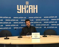 Лауреатами журналистской антипремии "Унитаз 2017 года" стали Вячеслав Пиховшек и Ирина Федорив