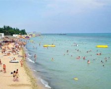 Рідкісна аномалія на Чорному морі налякала туристів до чортиків: фото