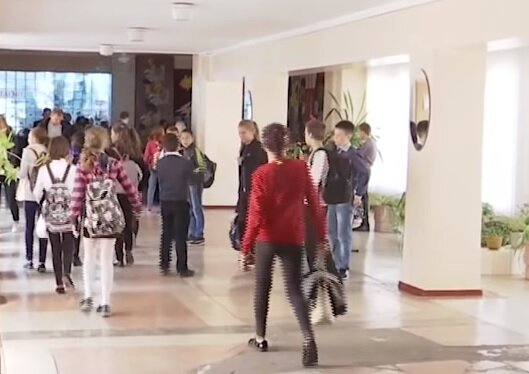 Школа, скрін з відео
