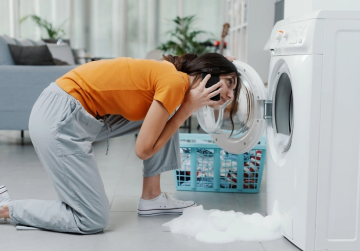 Ремонт стиральной машинки, изображение из свободных источников