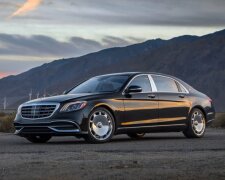 Виктор Медведчук не задекларировал свой Maybach в 2020 году