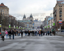 В Киеве голые экстремалы устроили забег в одних галстуках: девушки, держитесь, - видео 18+