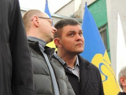 Політичний хамелеон Вознюк: Прикриваючись вишиванками, заробляє мільйони в Росії