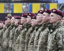 Рок для десантуры: украинские бойцы превратились в музыкантов, яркое видео