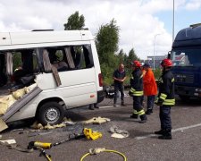 Одещину сколихнула масштабна ДТП: троє загиблих та тяжко скалічених, медики борються за життя