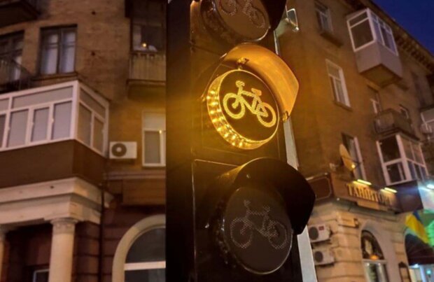 Светофоры для велосипедистов, скриншот: YouTube