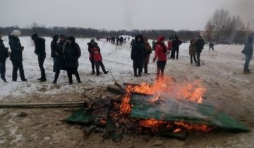 Кияни повернули вкрадений регіоналом пляж в Кончі-Заспі (фото)