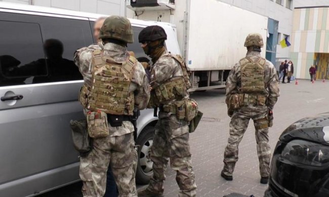 Більше 2-х тонн: копи перехопили рекордну партію бурштину
