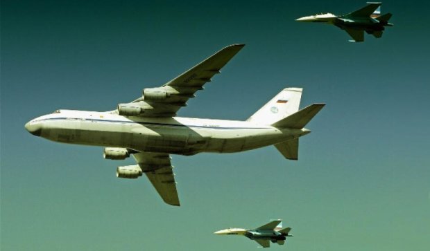 Российские военные самолеты садятся в Сирии - США