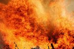 Над Києвом піднявся стовп чорного диму, з'явились перші кадри