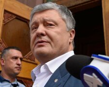 В турборежиме? ГБР вызвало Порошенко сразу на два допроса