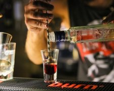 Завдяки поганому освітленню можна стати алкоголіком
